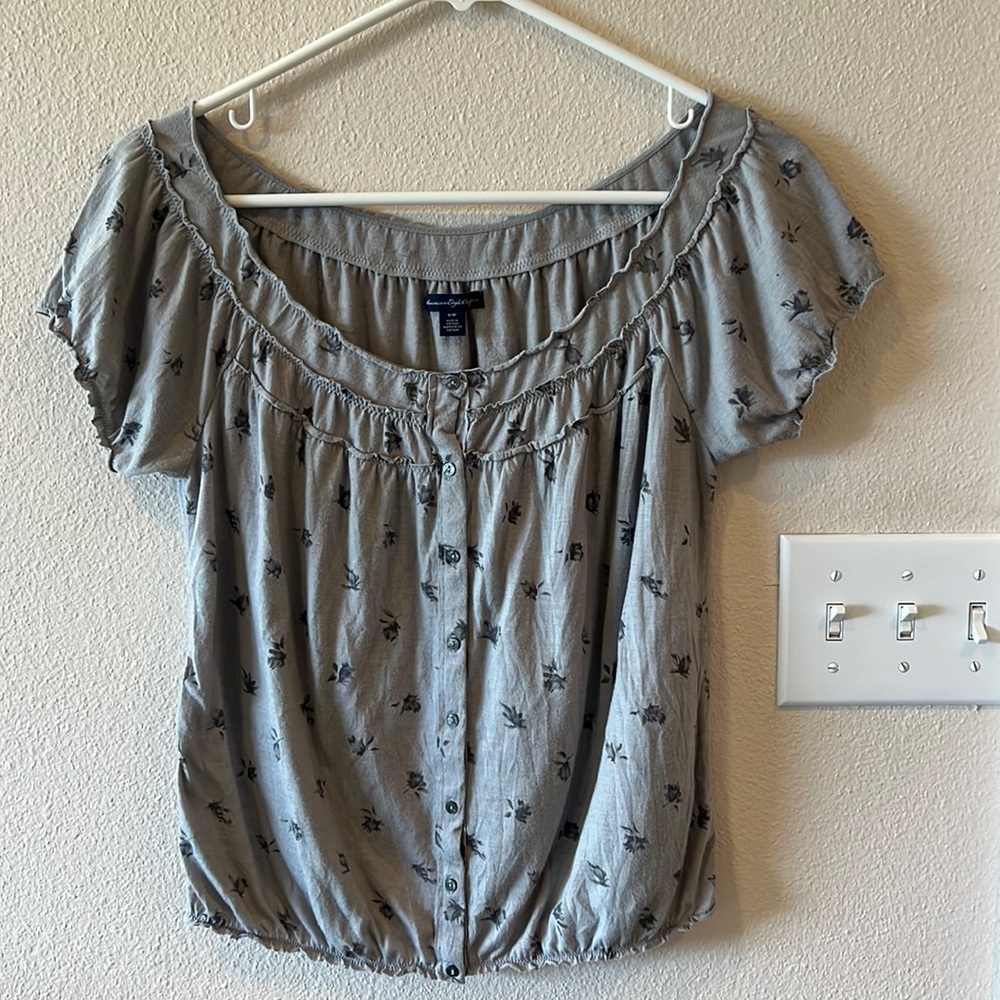 American Rag Gray Floral Peasant Top